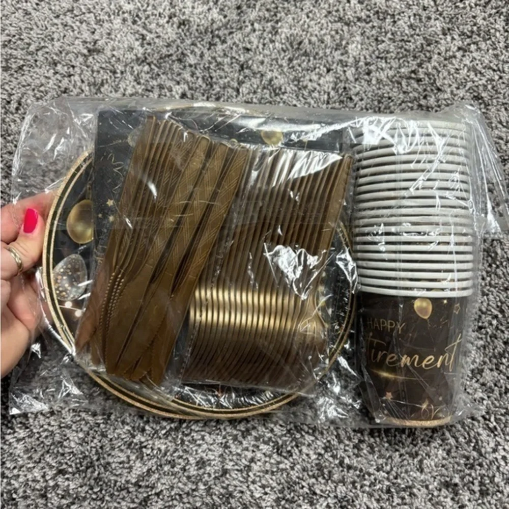 Elegant Gold and Black Party Supplies Set- HAPPY RETIREMENT